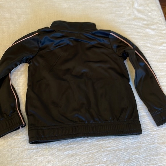 💐5/25 Puma toddler 24 months black pink athletic sweatshirt jacket - Picture 5 of 7